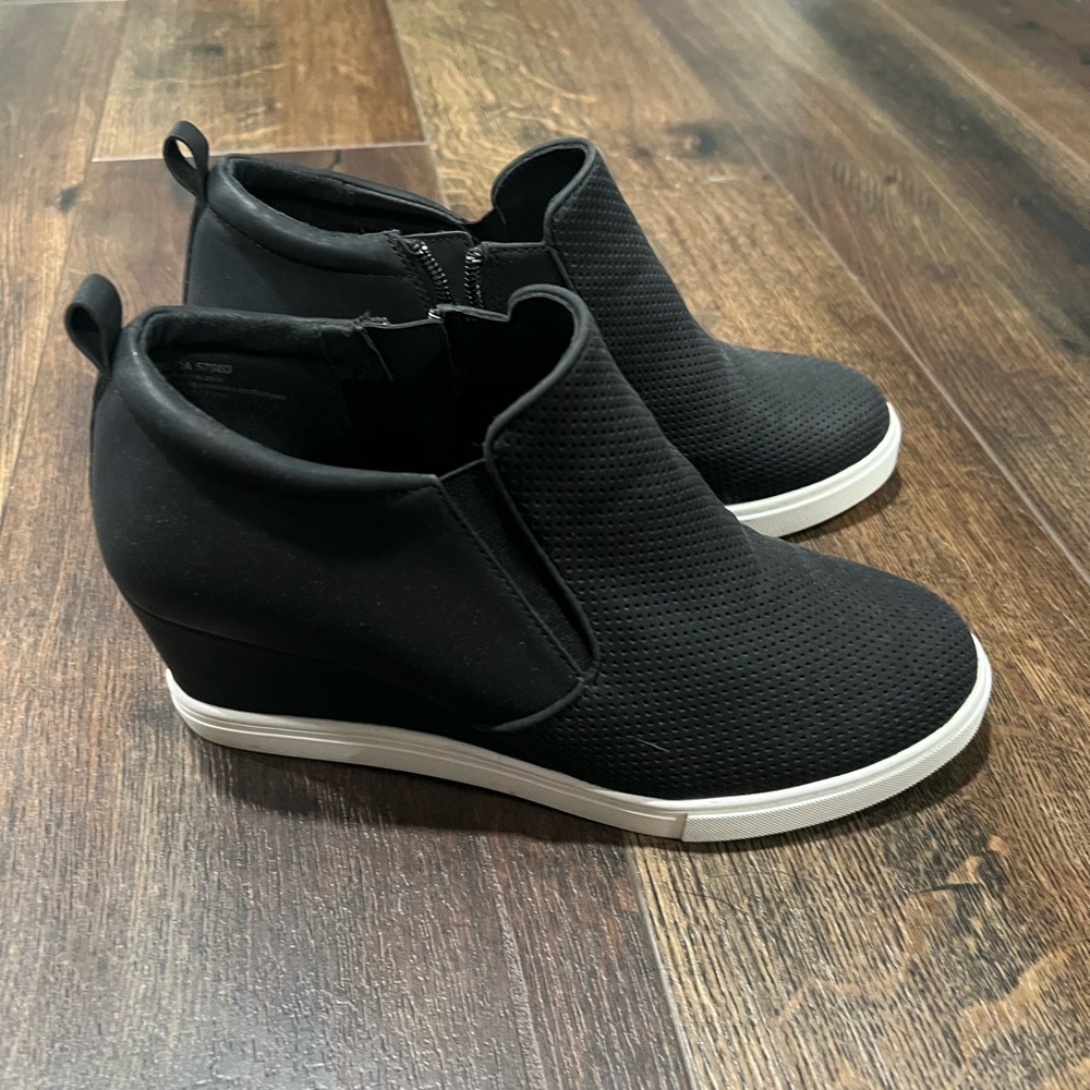 Susina Wedge Sneakers- size 9; smoke free home